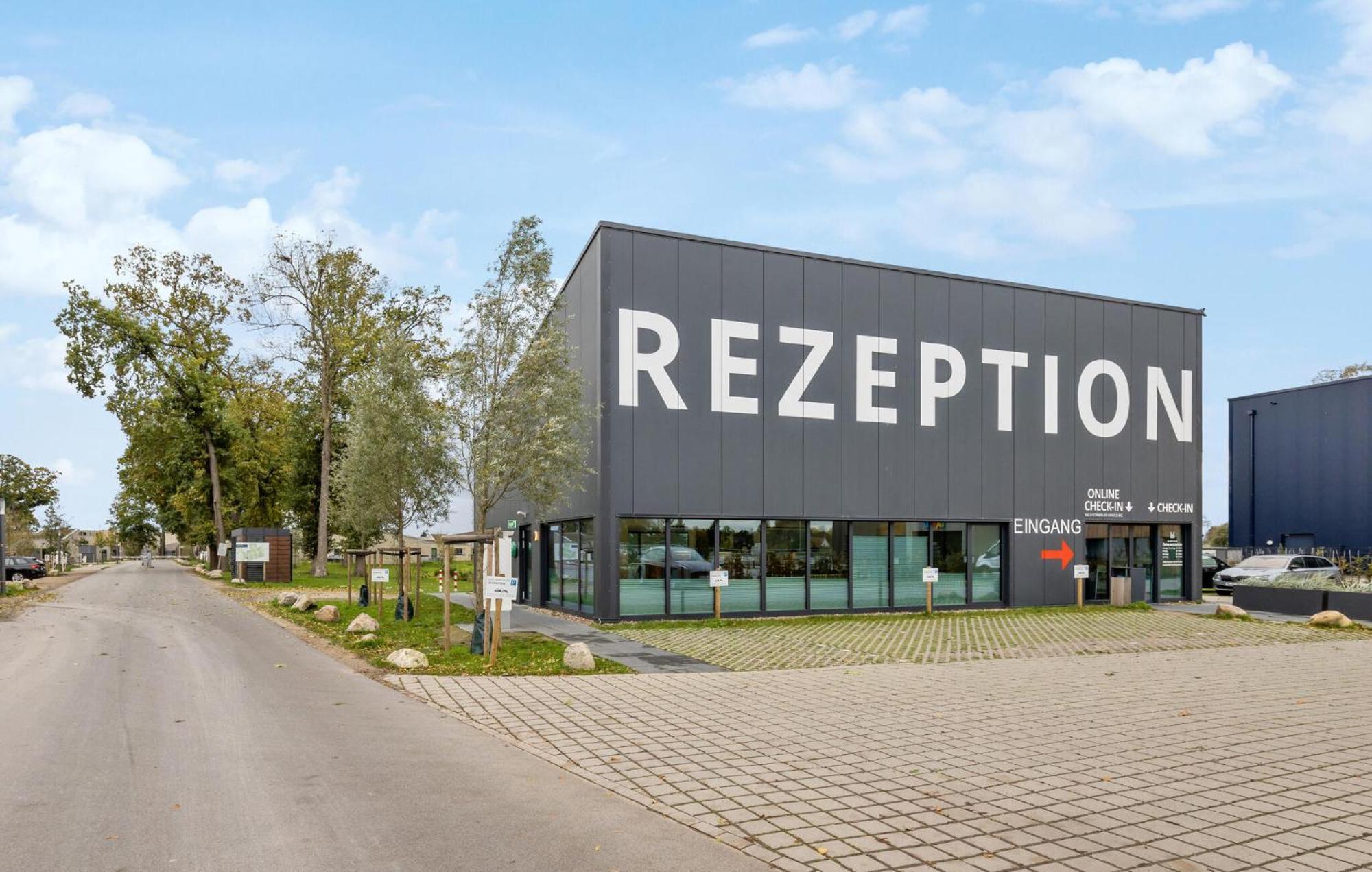 Amazing Home In Lembruch-Duemmer See With Kitchen Eksteriør bilde
