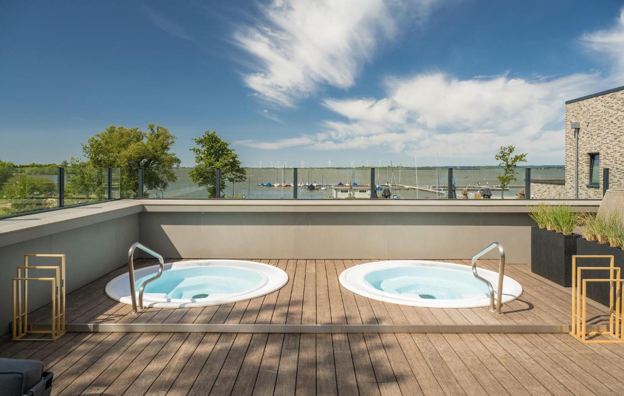 Amazing Home In Lembruch-Duemmer See With Kitchen Eksteriør bilde