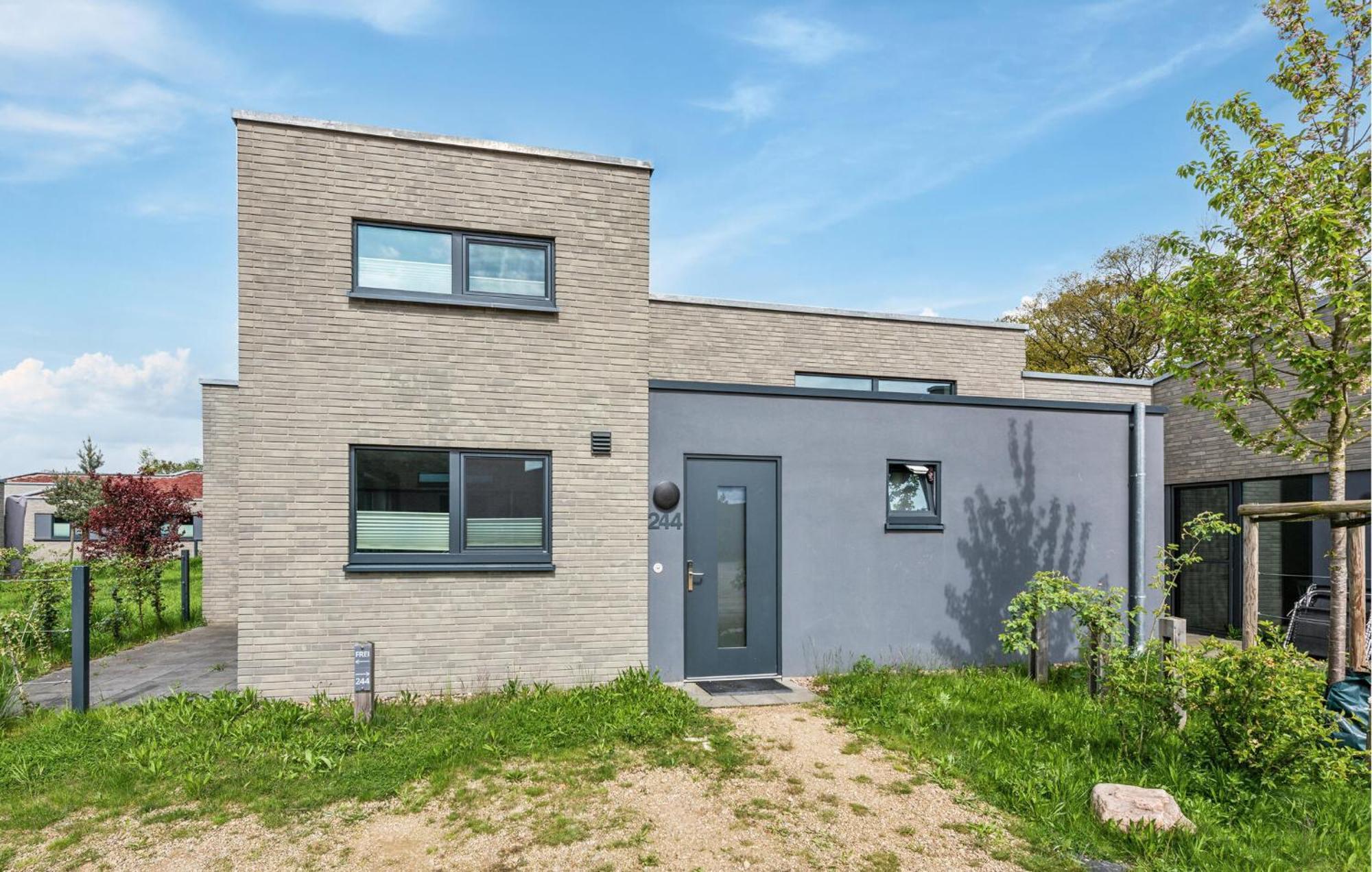 Amazing Home In Lembruch-Duemmer See With Kitchen Eksteriør bilde